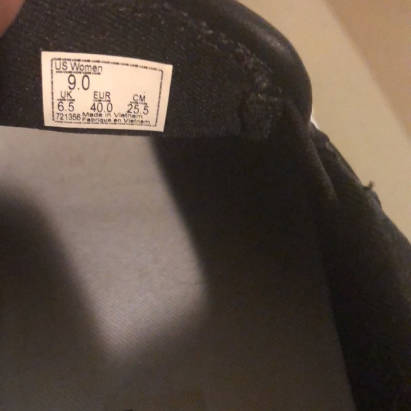 Vans Size 9 - Picture 5 of 5